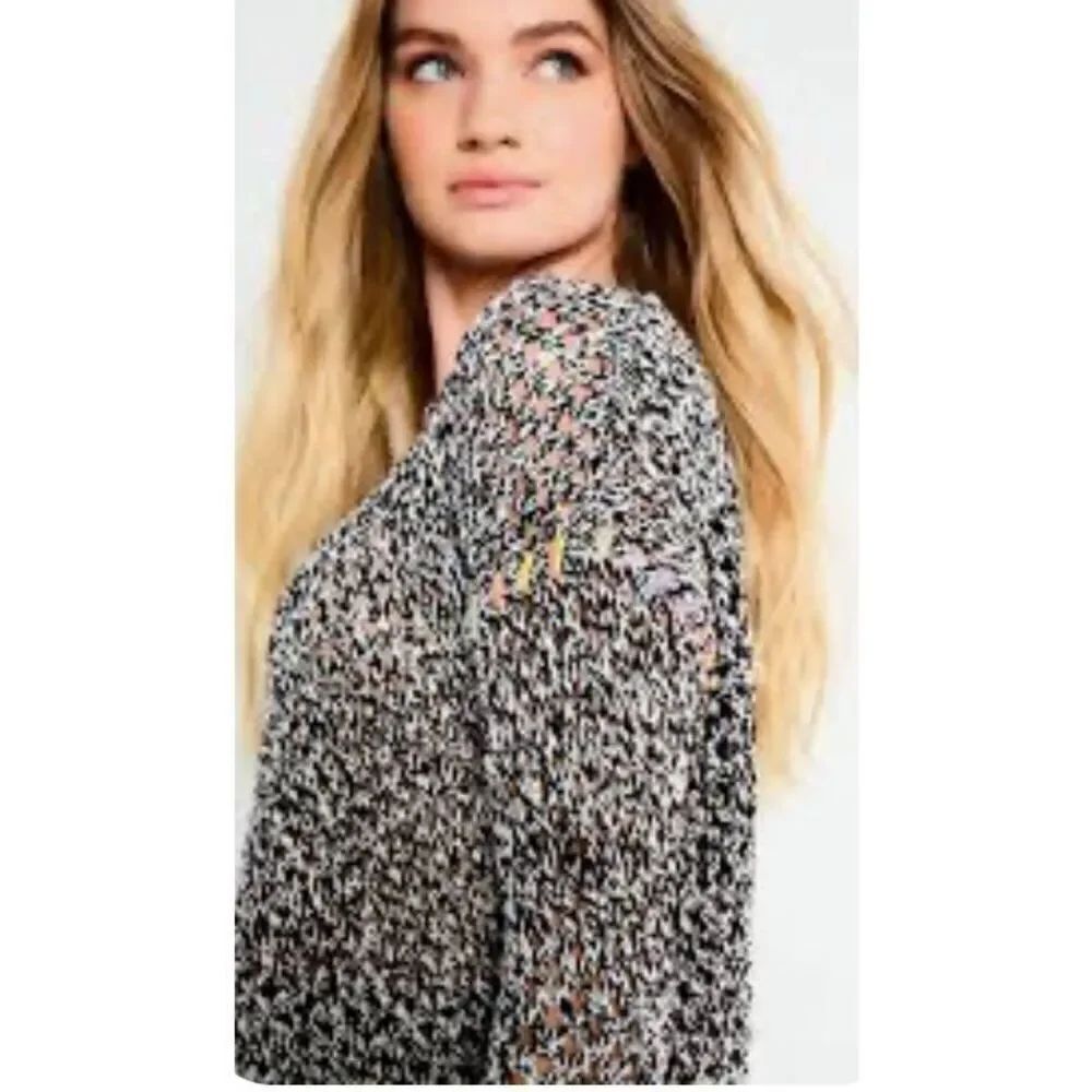Lisa Todd “Twister” Pull Over Sweater in Black & White NWT Size Small